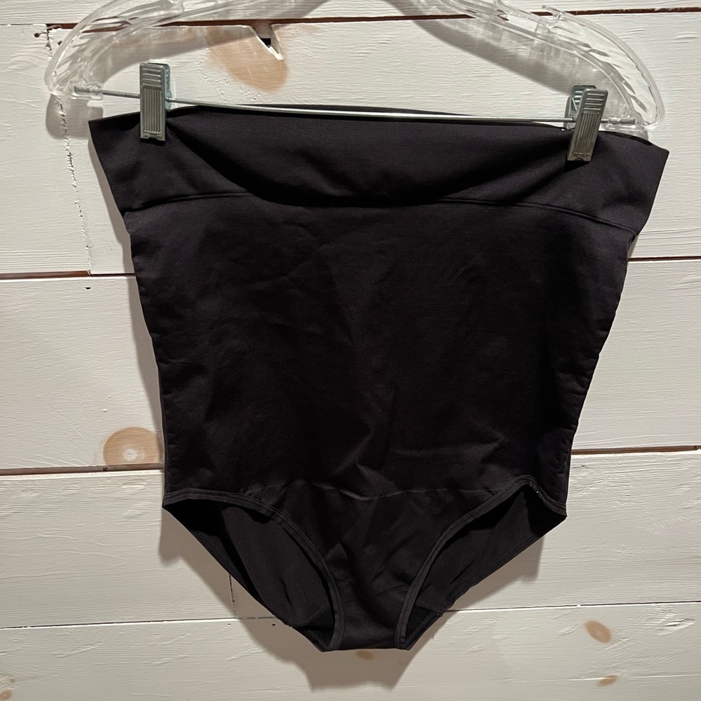 Cacique The Slimmer Ultra High-Waisted Brief, size 26/28 black, nwot, see photos